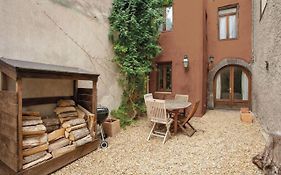 Charming And Quaint 2-Bed House In Marseillan